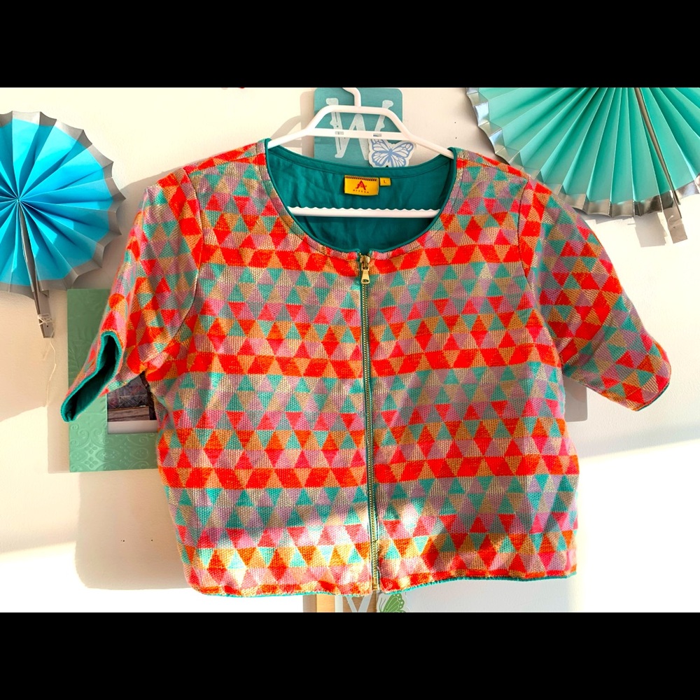 Zipper crop top-Perfect pair with skirts & Pants.